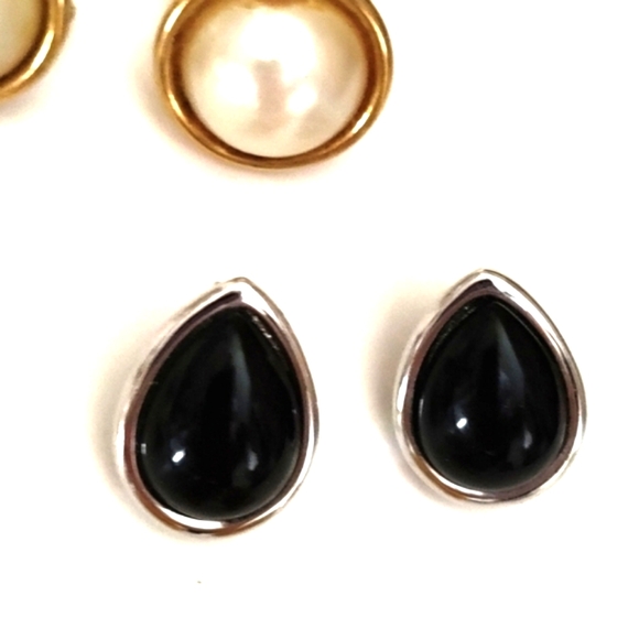 NAPIER VINTAGE LEVERBACK/SCREWBACK AND POST (4 PAIRS) EARRING LOT - Picture 4 of 10